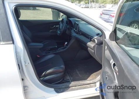 2020 Hyundai Veloster 2.0 Premium z USA, uszkodzony, nr VIN KMHTG6AF3LU025823